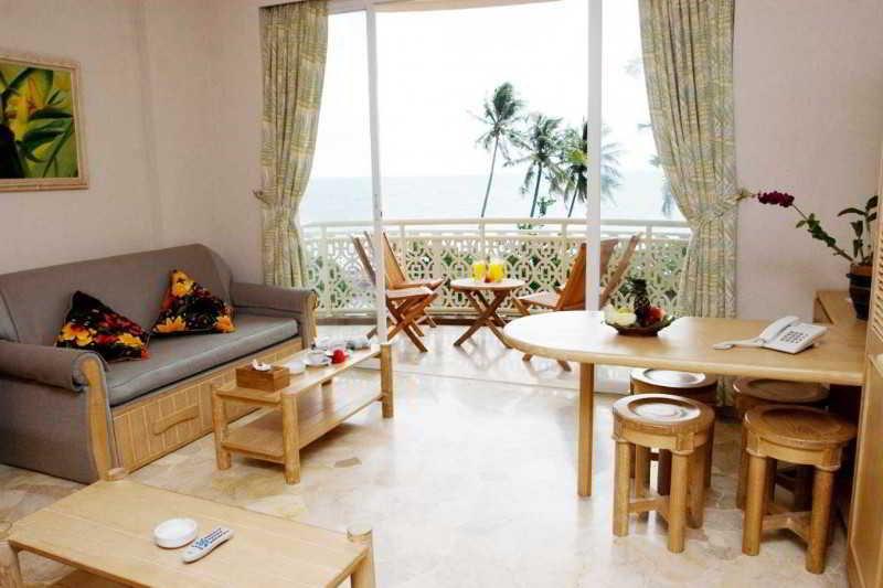 Hawaii Resort Family Suites Anyer Zewnętrze zdjęcie