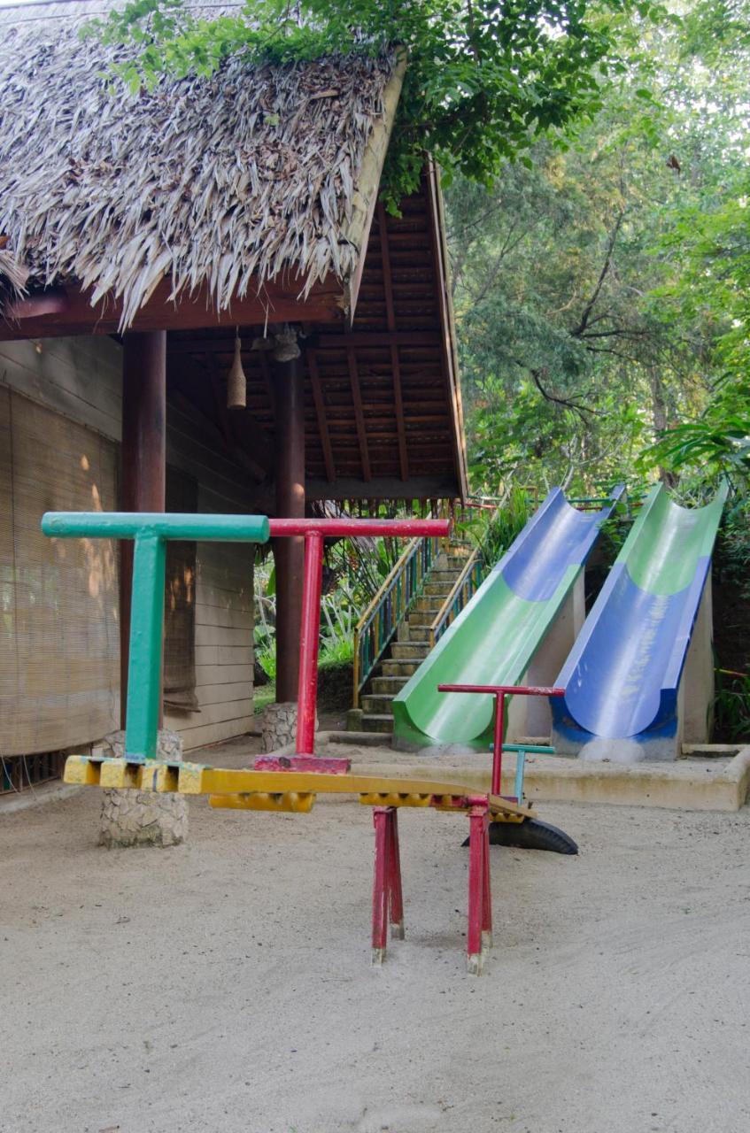 Hawaii Resort Family Suites Anyer Zewnętrze zdjęcie